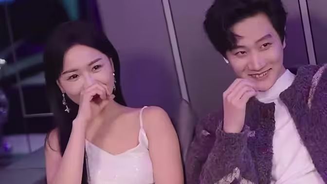 攤牌了，我不裝了(全集)